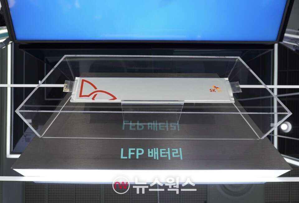 지난 3월 열린 인터배터리2023에서 SK온이 전시한 LFP배터리 시제품. (사진=고지혜 기자) 