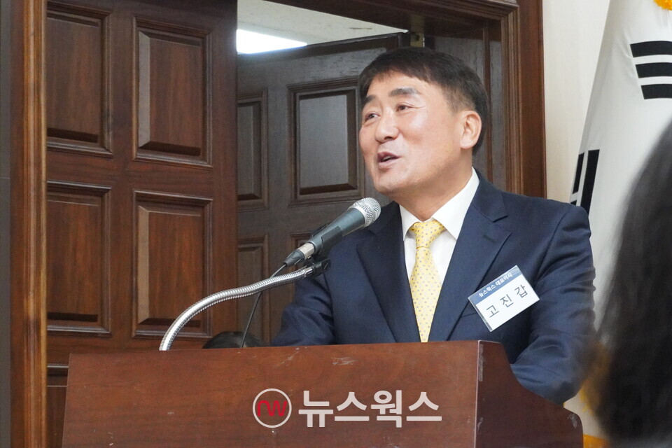 고진갑 뉴스웍스 대표가 본격적인 정책 토론회가 시작되기 전, 환영사를 하고 있다. (사진=이한익 기자)