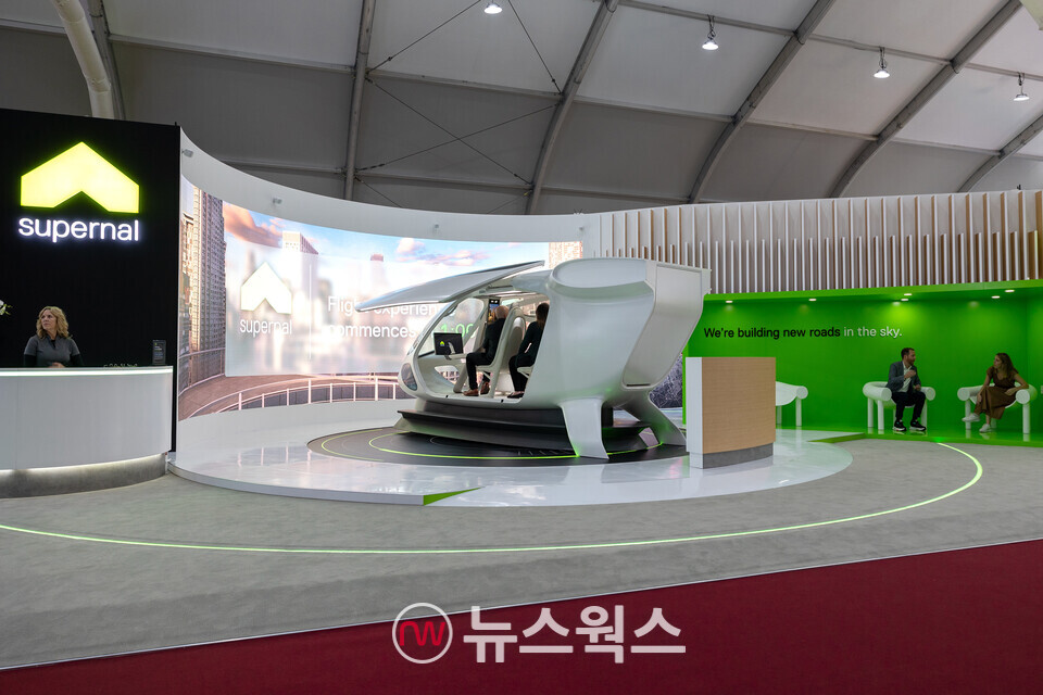 ‘서울 ADEX 2023’ 전시회에 참가한 현대차그룹 슈퍼널 부스 전경. (사진제공=현대차그룹)