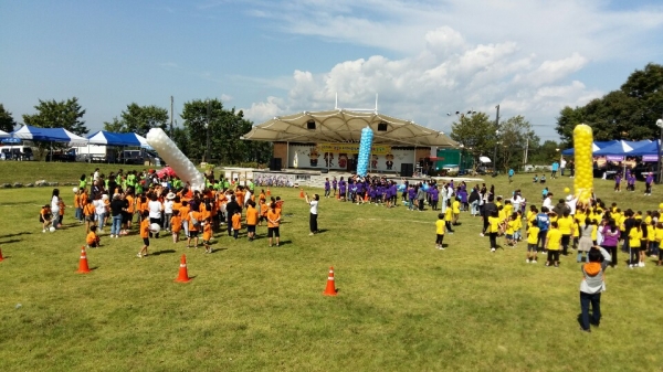 경산시 지역아동센터협의회가 진행한 명랑운동회에 참가한 어린이들이 즐거운 시간을 보내고 있다. (사진제공=경산시)