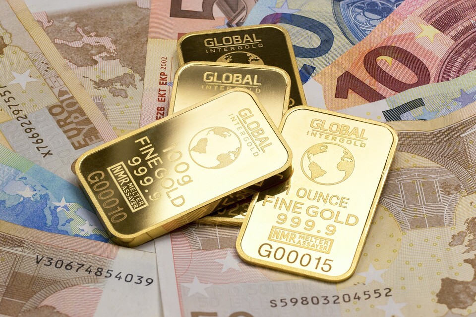 세계 각국의 '탈 달러' 전략에 따라 금값이 올해 역대 최고가를 기록할 것이라는 전망이 나오고 있다. (출처=픽사베이)