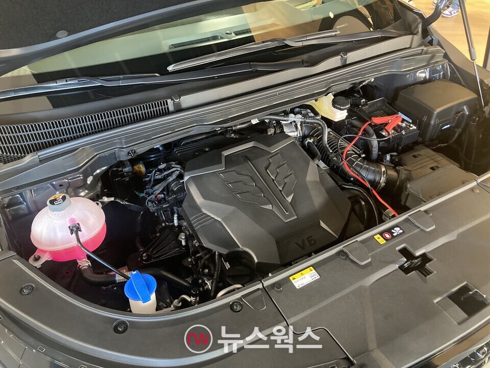 신형 카니발 엔진룸. (사진=정은지 기자)