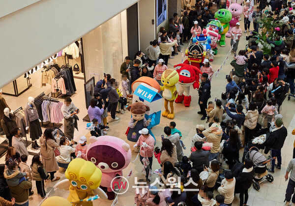 지난 18일 스타필드 안성에서 개최된 '쓱데이 캐릭터 페스티벌'에 고객들의 발걸음이 이어지고 있다. (사진제공=신세계그룹)