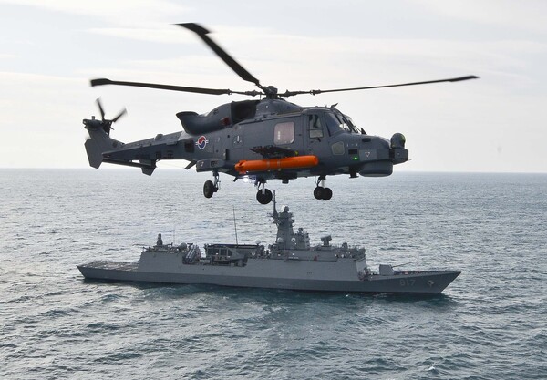 링스헬기 기반의 'AW159' 해상작전헬기 모습. (사진출처=해군 홈페이지)
