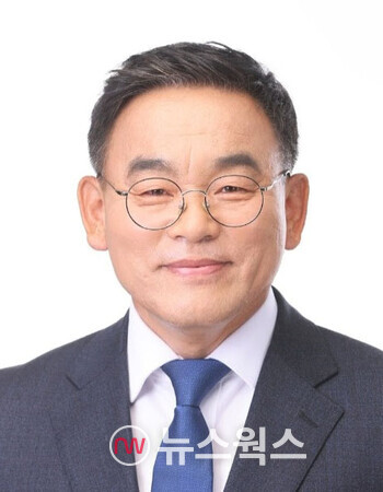 윤원균 용인특례시의회 의장. (사진제공=용인시의회)