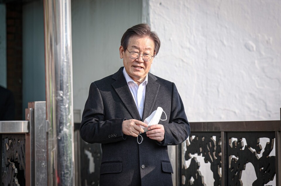 지난 10일 이재명 민주당 대표가 서울대병원에서 퇴원하면서 소감을 밝히고 있다. (사진제공=더불어민주당)