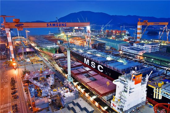 한국 조선업계가 혹독한 구조조정작업을 진행중인 가운데 10여년 이상 펀더멘털을 개선한 일본업체들이 급부상하고 있다.