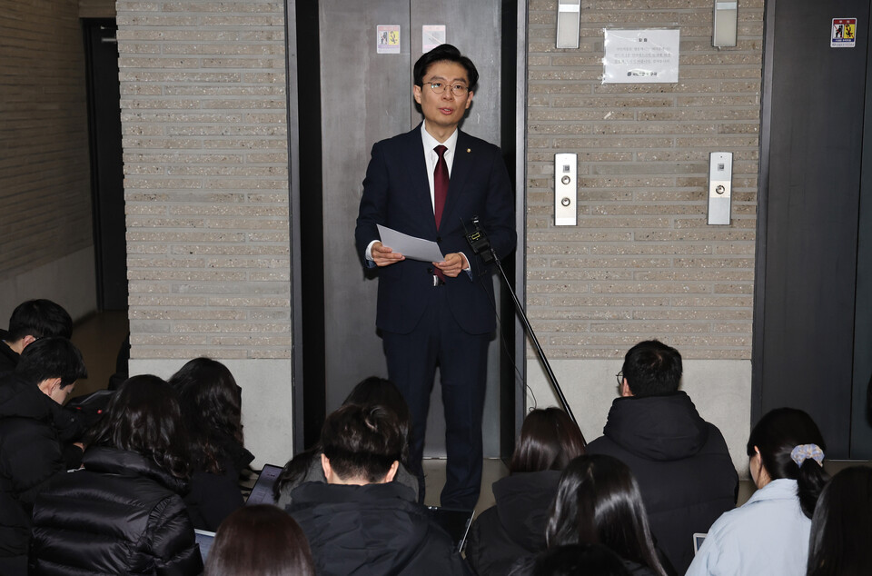 조정훈 국민의힘 인재영입위원이 6일 서울 여의도 당사에서 인재영입 명단을 발표하고 있다. (사진=뉴스1)