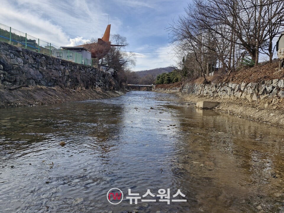 용인시 수지구가 최근 대장1교 인근 동막천의 준설을 완료했다. (사진제공=용인시)