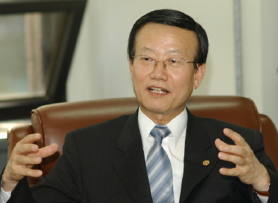 윤진식 전 새누리당 의원. (사진=대한민국 정책브리핑 홈페이지 캡처)