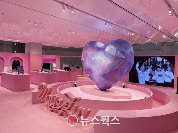 현대백화점은 더현대 서울에 휴식과 쇼핑을 동시에 즐길 수 있는 이색 공간인 '에픽 서울'을 선보인다. (사진제공=현대백화점)