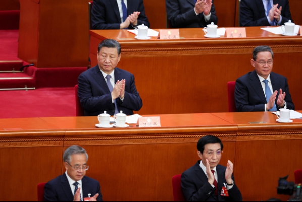 4일 정협 개막식에 참석한 시진핑 중국국가주석이 박수를 치고 있다. (사진=뉴스1)