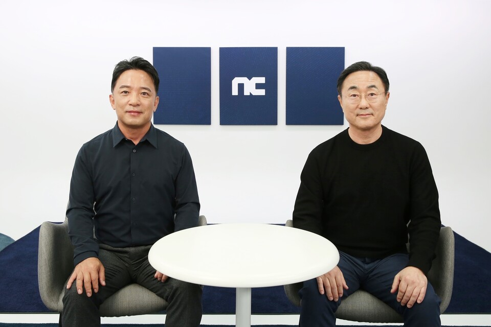 김택진(왼쪽) 대표와 박병무 대표 내정자 (사진제공=엔씨소프트)