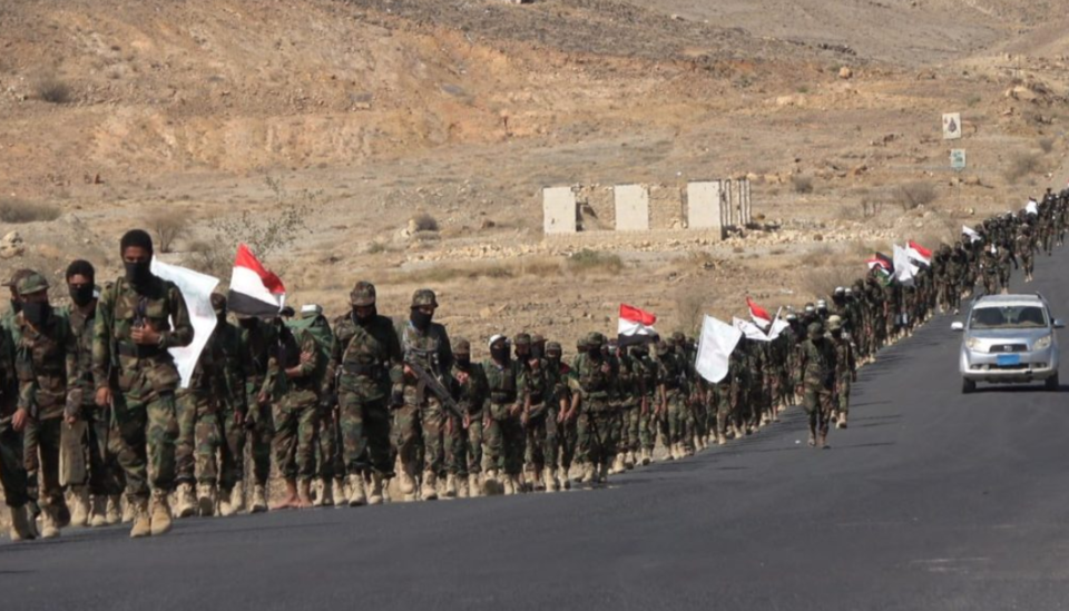 예멘의 친이란 반군 세력인 후티 군인들이 행진을 하고 있다. (출처=후티 홈페이지)