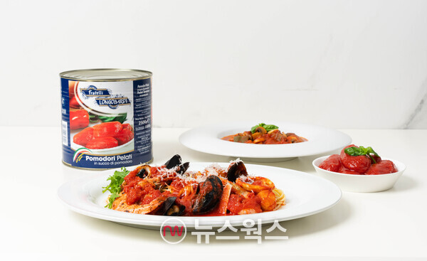 CJ프레시웨이는 이탈리아 토마토 가공식품 브랜드 ‘프라텔리 롱고바디’의 국내 유통권을 확보했다. (사진제공=CJ프레시웨이)