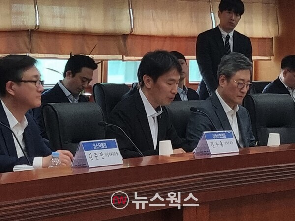 이복현(가운데) 금융감독원장이 18일 오전 여의도 금융투자협회에서 열린 '기업과 행동주의의 상생·발전을 위한 간담회'에서 발언하고 있다. (사진=박성민 기자)