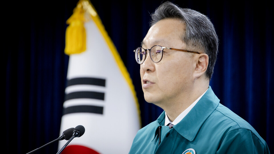 박민수 보건복지부 제2차관이 지난 2월 23일 의사 집단행동 중앙재난안전대책본부 첫 회의 결과를 브리핑하고 있다. (사진제공=보건복지부)