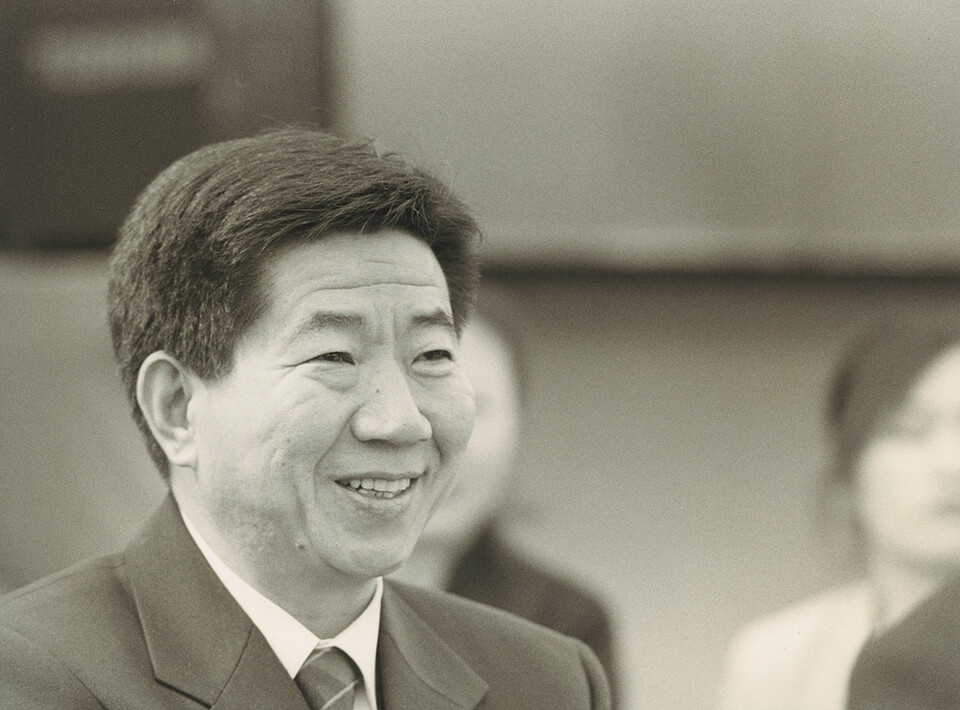 16대 총선 당시 선거유세 중인 노무현 후보, 2000년 4월 일자미상. (출처=노무현재단)