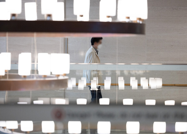 지난 1일 오전 서울의 한 대학병원에서 의료진이 발걸음을 옮기고 있다. (사진=뉴스1)