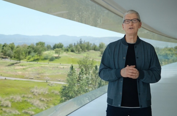 팀쿡 애플 CEO가 'WWDC 2022의 개막연설을 하고 있다. (사진=애플코리아 홈페이지)