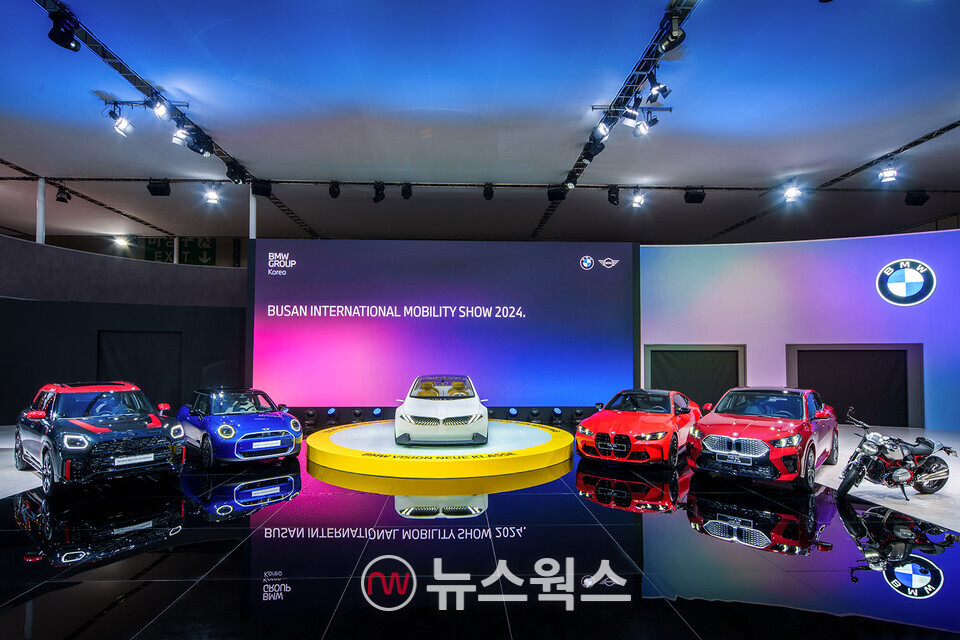 '2024 부산모빌리티쇼'내 BMW코리아 전시관. (사진제공=BMW코리아)