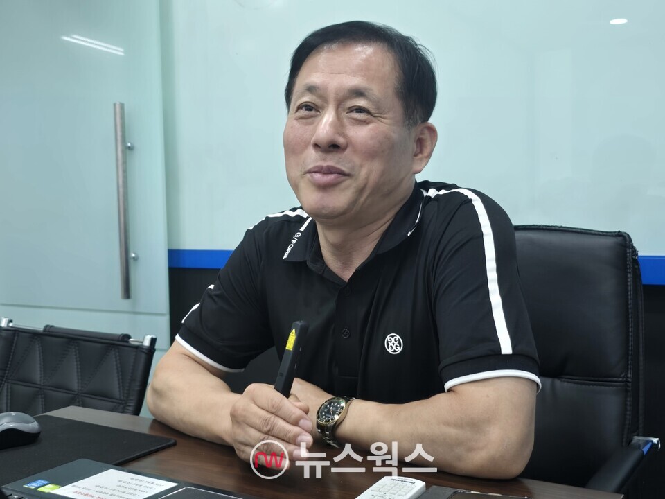 지난 3일 서울 금천구 벚꽃로 소재 '코리센' 본사에서 오석언 코리센 대표가 코리센 창업 과정에 대해 설명하고 있다. (사진=원성훈 기자)