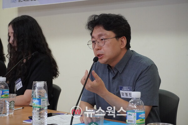 토론자로 참석한 장영진 보건복지부 청년정책팀장은 정부의 체계적인 지원체계를 소개하고 있다. (사진=이한익 기자)