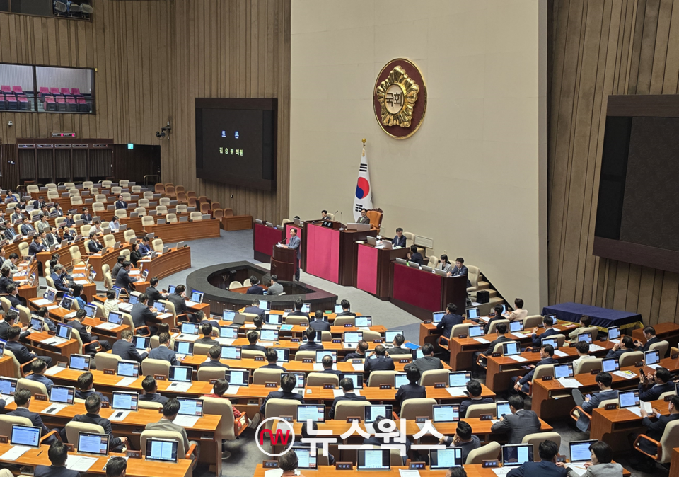 지난달 25일 국회 본회의장에서 필리버스터(무제한 토론)가 진행되고 있다. (사진=원성훈 기자)