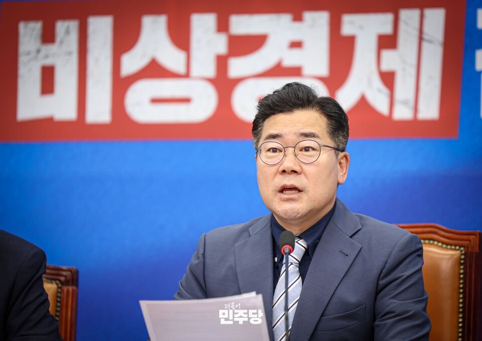 박찬대 더불어민주당 대표 직무대행 겸 원내대표가 지난 7일 국회에서 열린 '최고위원회의-비상경제점검회의'에서 발언하고 있다. (사진제공=민주당)