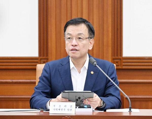 최상목 부총리 겸 기획재정부 장관이 8월 28일 정부서울청사에서 열린 '경제관계장관회의'에서 모두발언을 하고 있다. (사진제공=기획재정부)