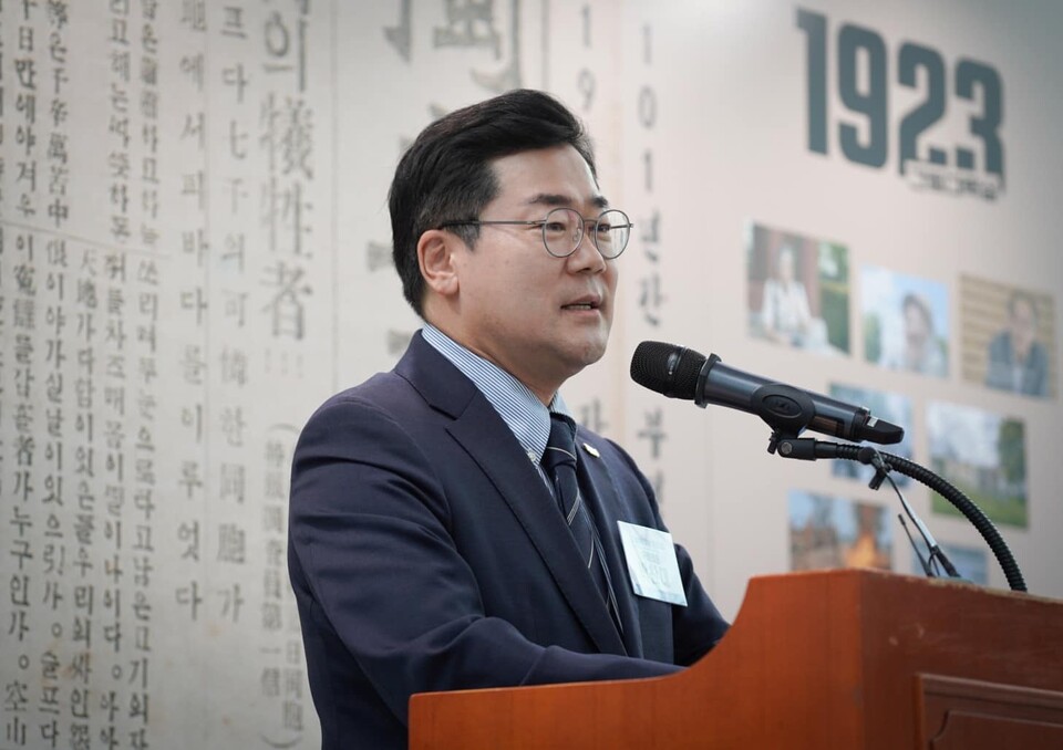 박찬대 민주당 원내대표가 지난 23일 국회에서 열린 '1923 간토대학살 영화 르포컷 전시회'에서 발언하고 있다. (출처=박찬대 원내대표 페이스북)