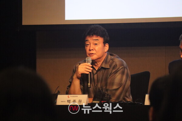 백종원 더본코리아 대표가 지난달 28일 서울 여의도 콘래드호텔에서 열린 '더본코리아 IPO 기자간담회'에서 기자들의 질문에 답하고 있다. (사진=박성민 기자)