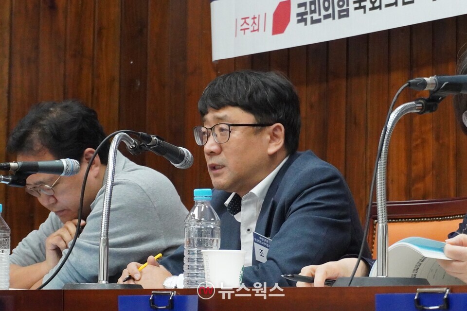 8일 서울 여의도 국회도서관 소회의실에서 진행된 '청년 고립은둔 해소를 위한 정책 토론회'에서 조린 여성가족부 학교밖청소년지원팀 과장이 발언하고 있다. (사진=이한익 기자)