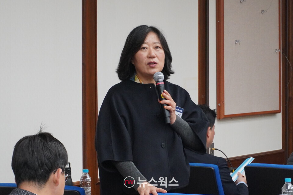 8일 서울 여의도 국회도서관 소회의실에서 진행된 '청년 고립은둔 해소를 위한 정책 토론회'에서 이은애 사단법인 씨즈 대표가 답변하고 있다. (사진=이한익 기자)