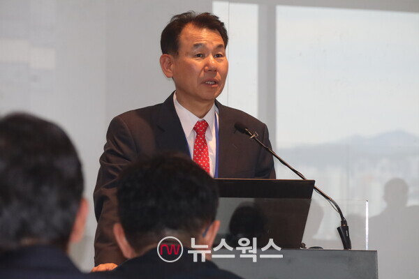 정은보 한국거래소 이사장이 지난 4월 서울 여의도 파크원에서 열린 '기업 밸류업 성공을 위한 과제' 심포지엄에서 환영사를 하고 있다. (사진=박성민 기자)