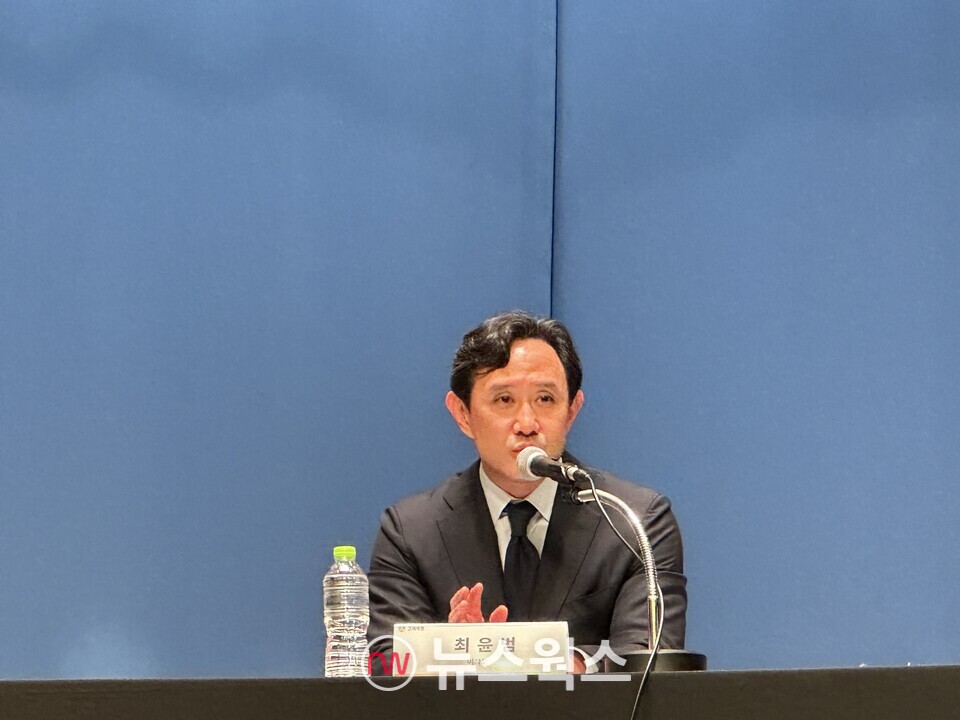 지난 13일 서울 중구 대한상공회의소에서 열린 기자회견에서 최윤범 고려아연 회장이 입장을 발표하고 있다. (사진=정현준 기자)