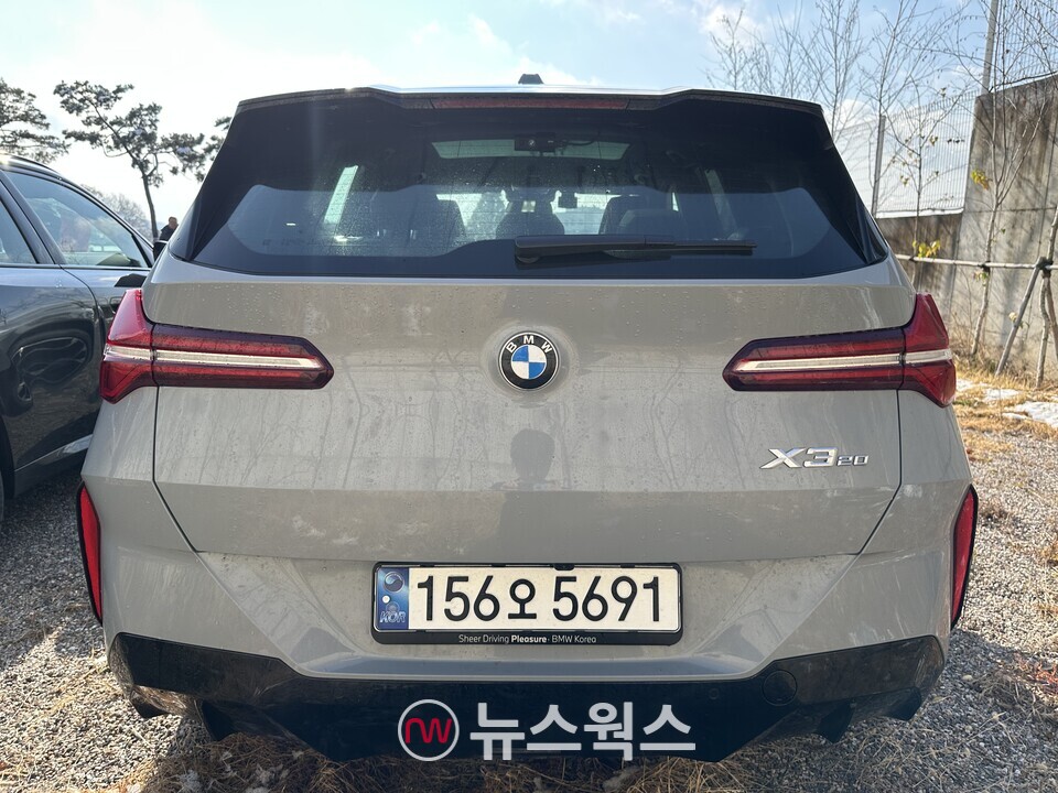 BMW '뉴 X3 20 xDrive'의 뒷모습. (사진=정현준 기자)