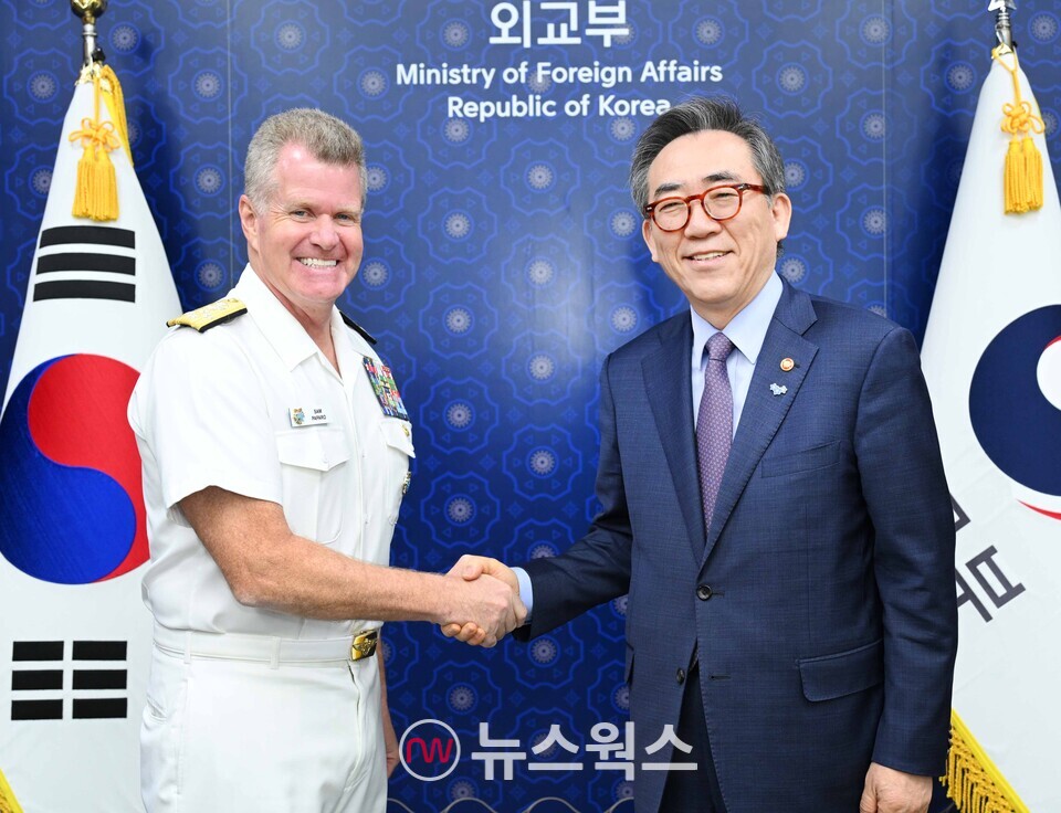 조태열(오른쪽) 외교부장관은 5월 30일 방한 중인 '사무엘 파파로(Samuel Paparo)' 美 인도태평양사령관을 접견하고 한미동맹 의견을 교환했다.(사진=외교부)