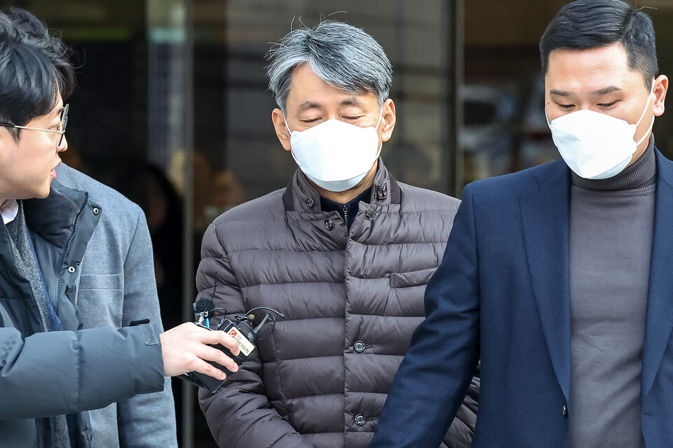 '12·3 비상계엄' 사태 내란 혐의로 긴급 체포된 조지호 경찰청장이 13일 오후 서울 서초구 서울중앙지방법원에서 열린 영장실질심사를 마친 뒤 호송차로 향하고 있다. (사진=뉴스1)