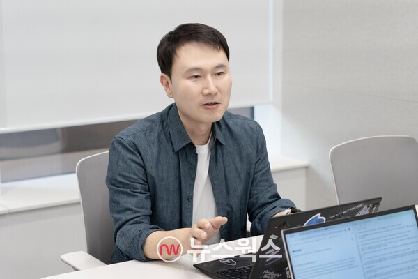 이영곤 토스증권 리서치센터장이 지난 19일 토스증권 본사에서 진행된 뉴스웍스와의 인터뷰에서 발언하고 있다. (사진제공=토스증권)