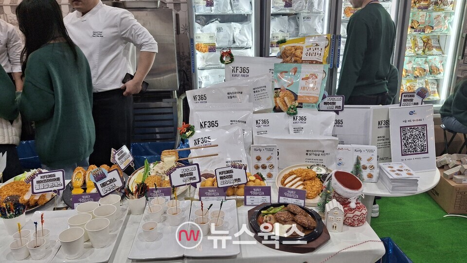 컬리푸드페스타 참여 업체 '하늘푸드'가 돈카츠 간편식을 선보이고 있다. (사진=강석호 기자)