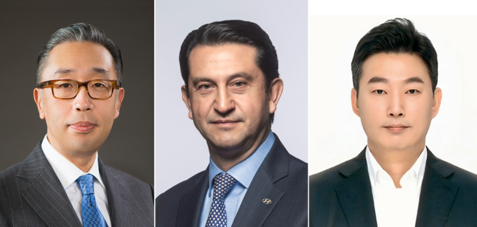 박지원(왼쪽부터) 두산에너빌리티 회장, 호세 무뇨스 현대차 글로벌 최고운영책임자(COO) 사장, 김윤구 현대오토에버 사장. (사진제공=각사)