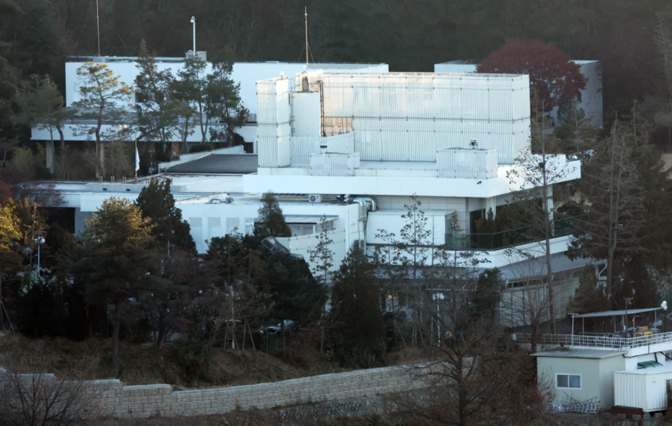 윤석열 대통령에 대한 체포영장 집행에 나선 고위공직자범죄수사처 수사관들이 3일 서울 용산구 한남동 대통령 관저에 진입한 가운데 관저 일대가 적막감에 휩싸여 있다. (사진=뉴스1)