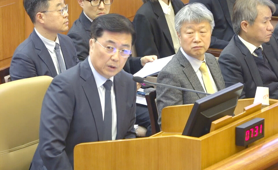 홍장원 전 국가정보원 제1차장이 4일 서울 종로구 헌법재판소에서 열린 윤석열 대통령 탄핵심판 5차 변론에 증인으로 출석해 발언하고 있다. (사진=뉴스1)