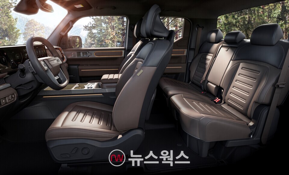 '더 기아 타스만'의 실내. (사진제공=기아)