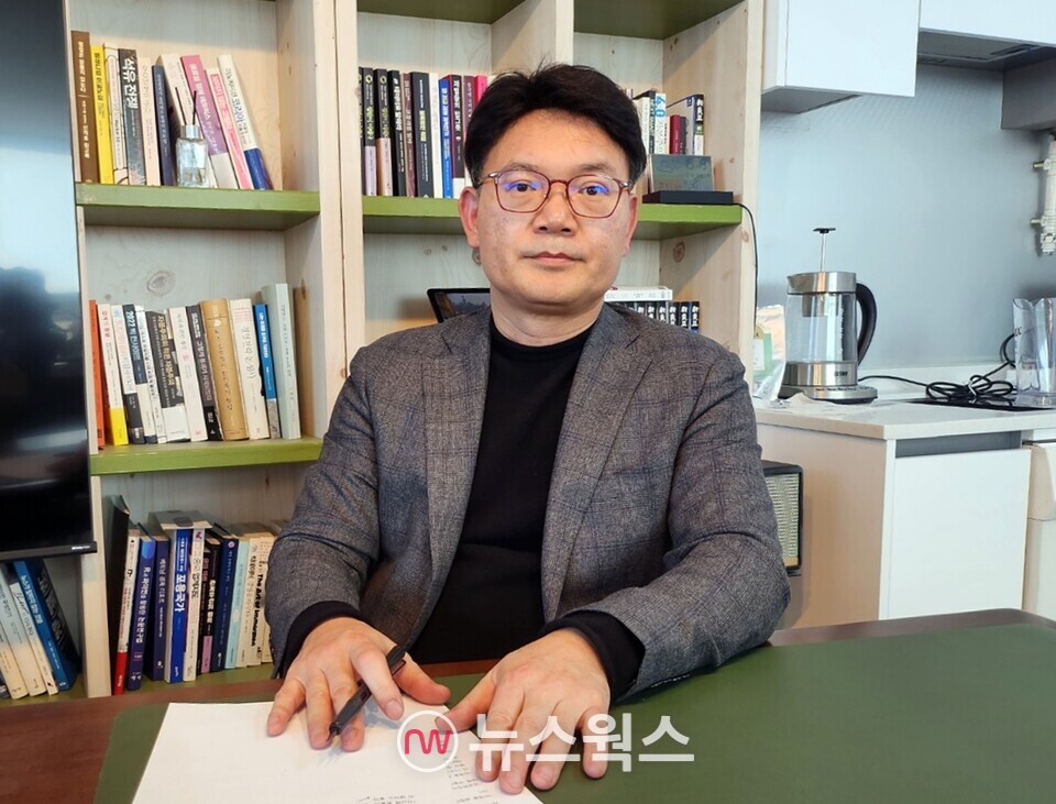 박주근 리더스인덱스 대표가 국내 주요 그룹의 현안에 대해 의견을 밝히고 있다. (사진=채윤정 기자)