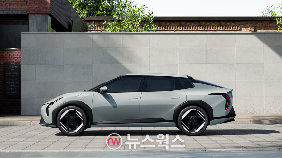 기아의 첫 번째 전기차 세단인 'EV4'. (사진제공=기아)