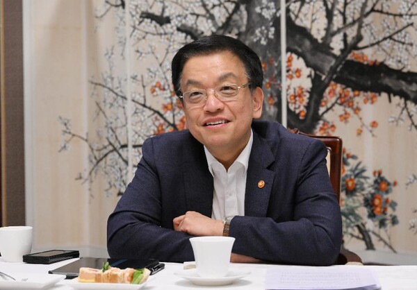 최상목 대통령 권한대행 부총리 겸 기획재정부 장관이 28일 정부서울청사에서 열린 '거시경제·금융현안 간담회'를 주재하고 있다. (사진제공=기획재정부)