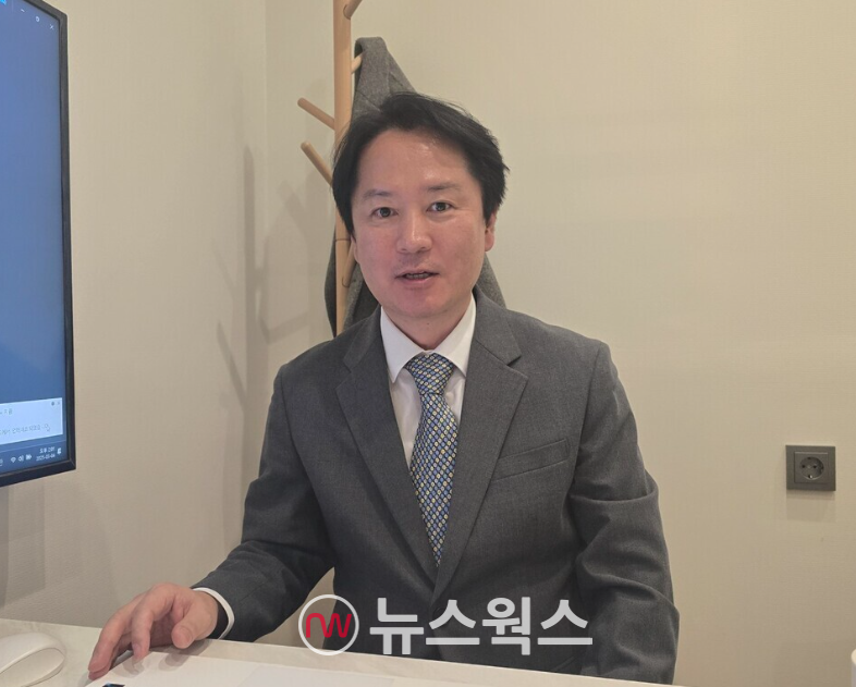 강명일 MBC 제3노조위원장이 4일 서울 여의도 모처에서 기자와 인터뷰를 하면서 MBC 제3노조에 대해 설명하고 있다. (사진=원성훈 기자)