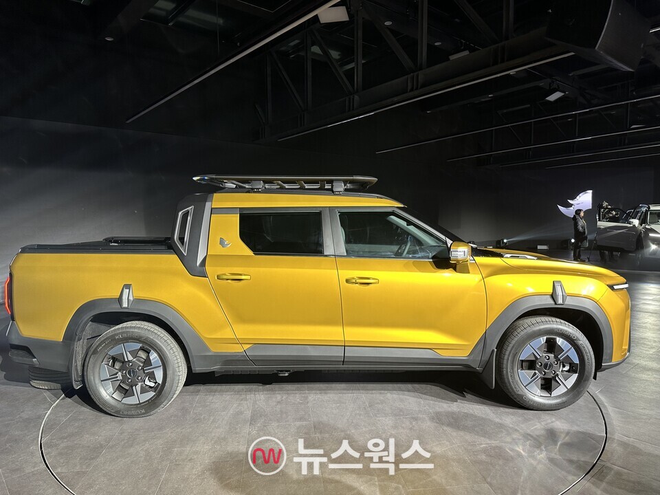 KGM '무쏘 EV' 측면. (사진=정현준 기자)